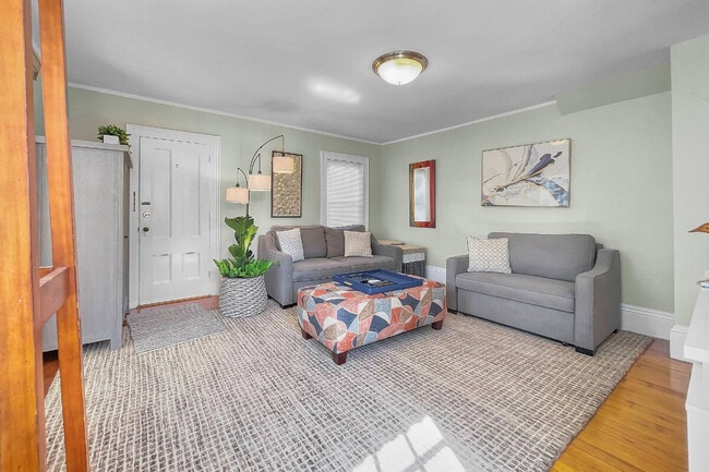 18 Watson St
