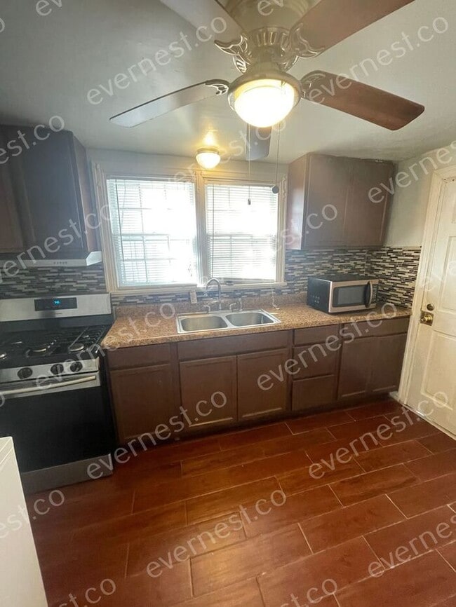 property at 4814 Chamberlayne Ave