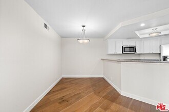 1633 S Bentley Ave in Los Angeles, CA - Building Photo - Building Photo