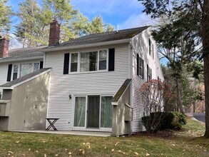 33 Harbor Way in Wolfeboro, NH - Building Photo - Building Photo