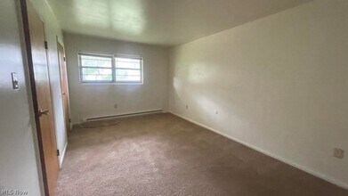 401 Colonial Dr, Unit 11 in Steubenville, OH - Building Photo - Building Photo