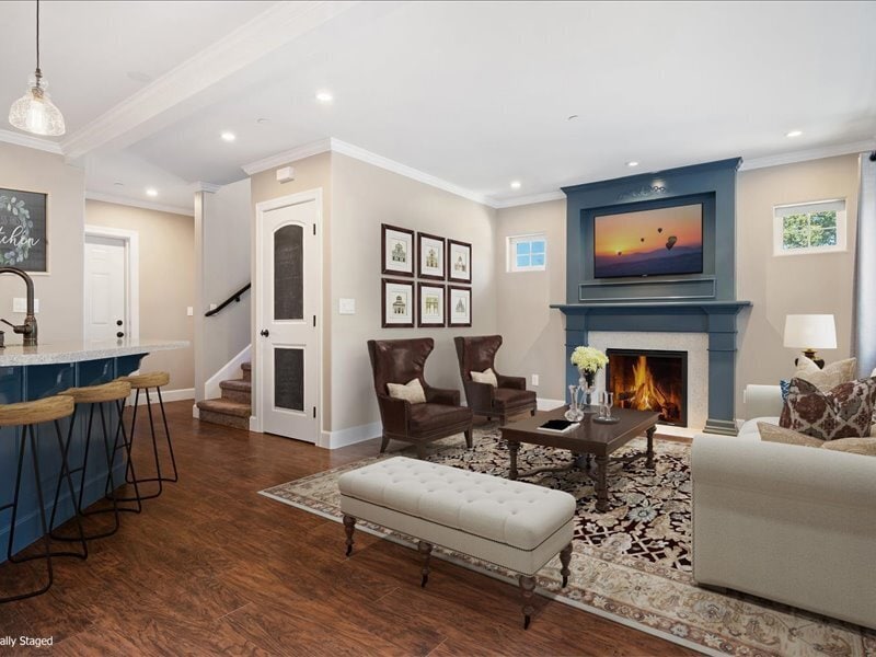 910 Villa Chanticleer Rd in Healdsburg, CA - Building Photo