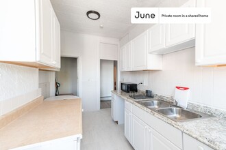 Private bedroom in 4 bed/1 bath Home in Boston, MA - Building Photo - Building Photo