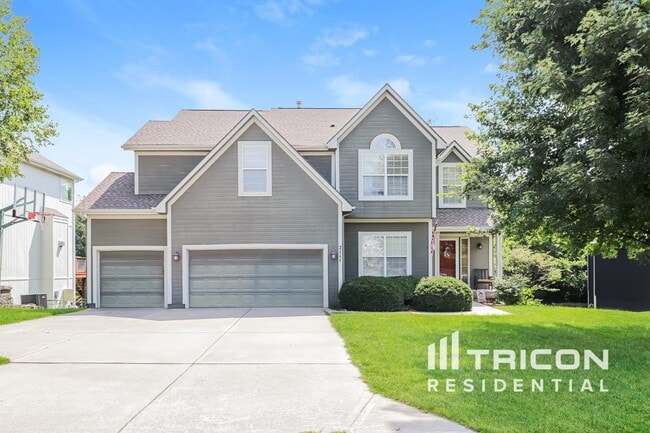 property at 2111 SW Feather Ridge Rd