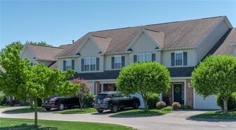 749 Royal Sunset Dr in Webster, NY - Building Photo