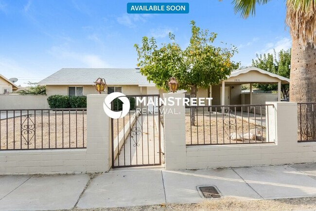 property at 1931 W Merlin Rd