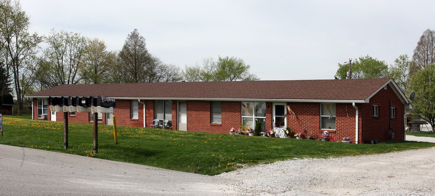 86 S County Road 400 E in Danville, IN - Building Photo