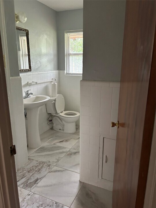 4022 Cheena Dr in Houston, TX - Building Photo