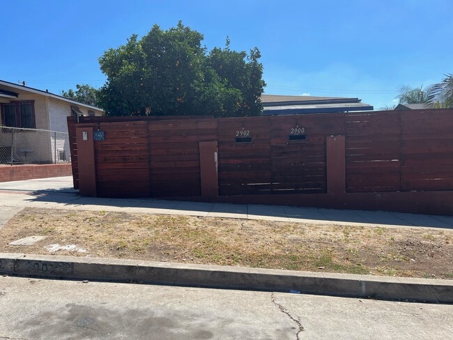 2900 Elm St in Los Angeles, CA - Foto de edificio - Building Photo