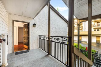 10514 NE 32nd Pl in Bellevue, WA - Building Photo - Building Photo