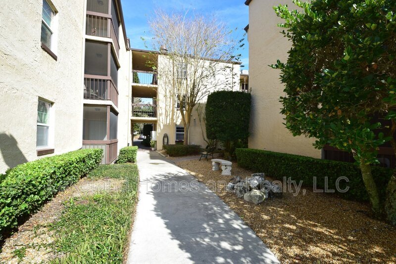 2025 Sylvester Rd in Lakeland, FL - Building Photo