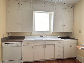 1055 Pollard Ave in Fayetteville, AR - Building Photo - Building Photo