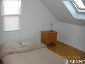 5 Clyde St, Unit 1 in Somerville, MA - Building Photo - Building Photo