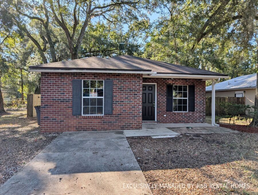 2146 Thomas Ct in Jacksonville, FL - Building Photo