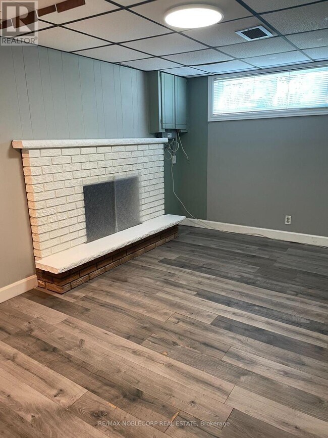 166 Collings Ave in Bradford West Gwillimbury, ON - Building Photo - Building Photo