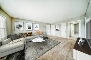 Roban Apartments in Greencastle, IN - Building Photo