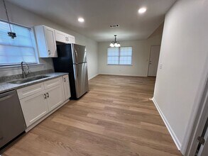 302 Debbie Ln in Statesboro, GA - Building Photo - Building Photo