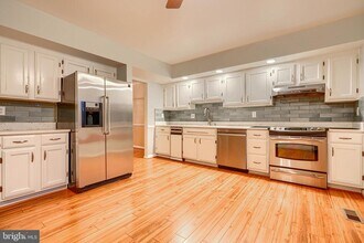 414 Five Farms Ln in Timonium, MD - Building Photo - Building Photo