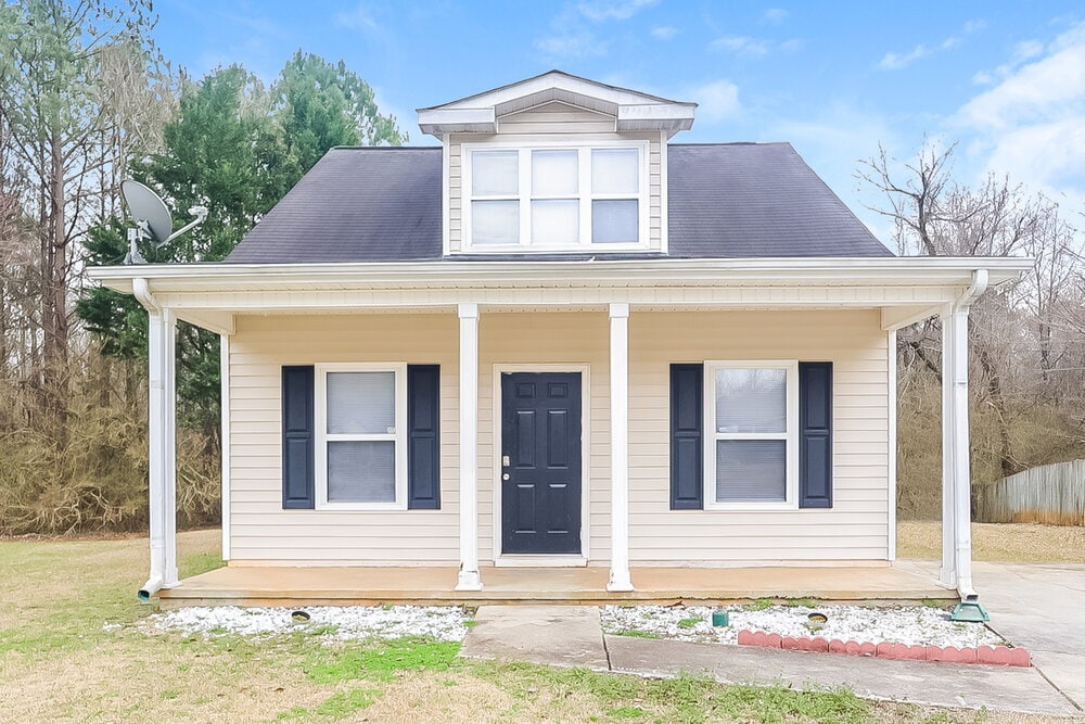 705 Addy Cove in Stockbridge, GA - Building Photo