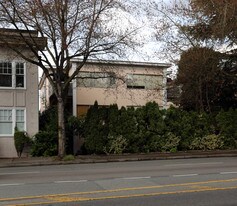 1385 W 12th Ave in Vancouver, BC - Building Photo