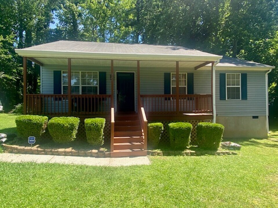 133 Howard Dr in Williamsburg, VA - Building Photo
