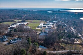 77 Lyme St in Old Lyme, CT - Building Photo - Building Photo