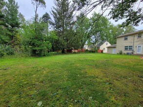 519 8th St N, Unit B in Hudson, WI - Foto de edificio - Building Photo