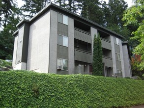 Maple Tree Apartments in Tigard, OR - Building Photo - Building Photo