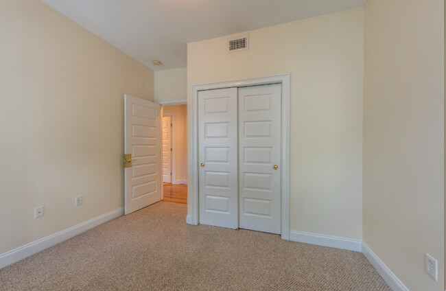 35 Ashford St, Unit 2 in Boston, MA - Foto de edificio - Building Photo