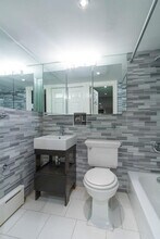 BARROW ST., Unit 5A in New York, NY - Building Photo - Building Photo