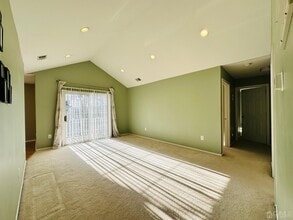 808 Cypress Ln in East Brunswick, NJ - Building Photo - Building Photo