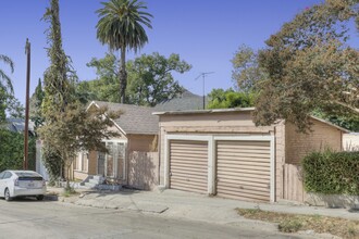 715 Douglas St in Los Angeles, CA - Building Photo - Building Photo