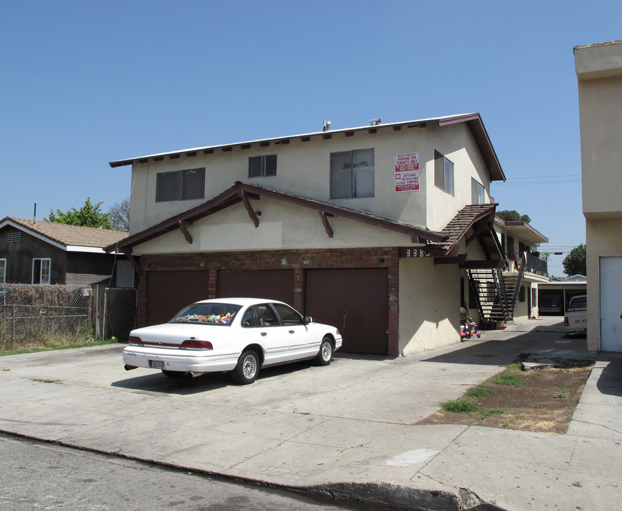 3383 Los Flores Blvd in Lynwood, CA - Building Photo