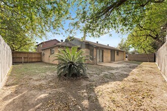 10746 Staghill Dr in Houston, TX - Building Photo - Building Photo