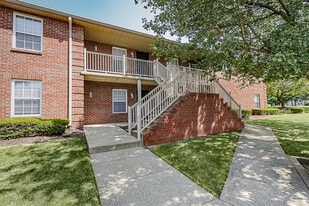 Lyndon Crossings Apartments in Lyndon, KY - Building Photo