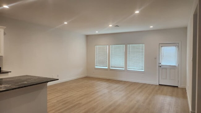 1503 Native Reef Wy in Iowa Colony, TX - Building Photo - Building Photo