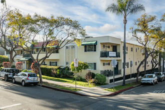 8130 Norton Avenue Apartments in West Hollywood, CA - Building Photo - Building Photo