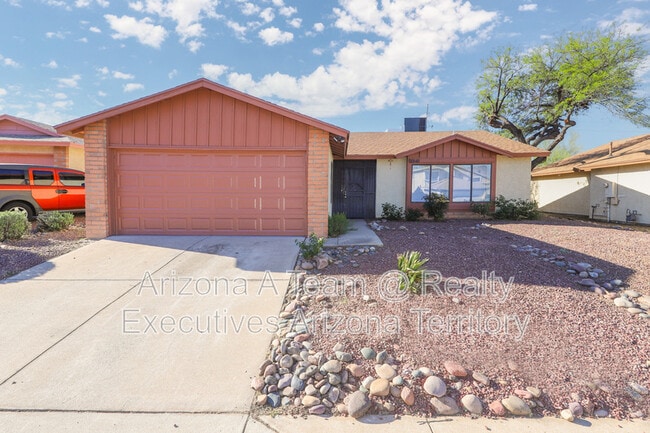 property at 10140 E Karen Pl