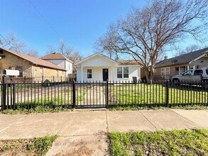 5214 Ash Ln in Dallas, TX - Building Photo - Building Photo