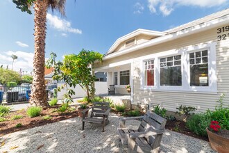 321 Heliotrope Dr in Los Angeles, CA - Building Photo - Building Photo