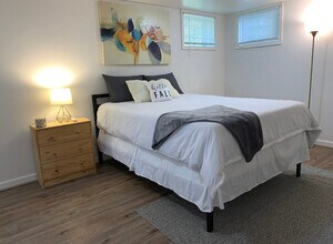 9314 Cedar Ln, Unit 1Bed Furnished basement in Bethesda, MD - Building Photo - Building Photo