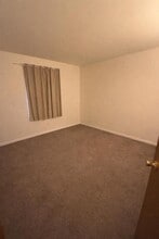 303 Newport Ln in Bartlett, IL - Building Photo - Building Photo