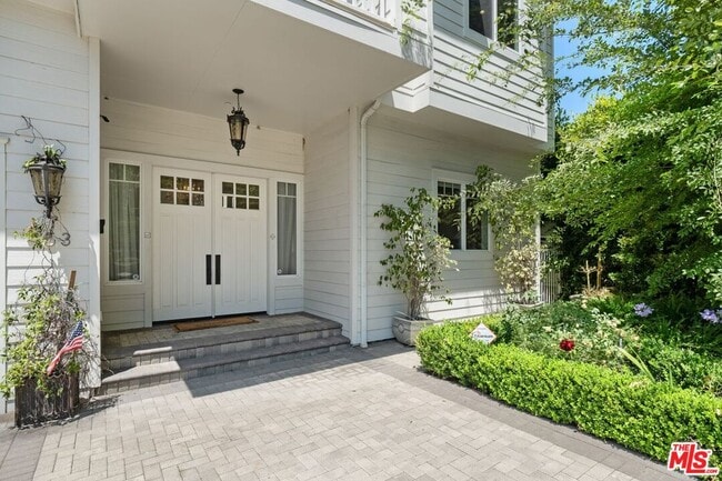453 S Bentley Ave in Los Angeles, CA - Building Photo - Building Photo