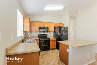 1820 S 106th Ln in Tolleson, AZ - Foto de edificio - Building Photo