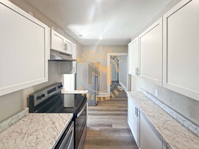 527 S Ashland Ave in Green Bay, WI - Building Photo - Building Photo