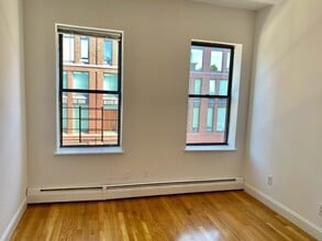221 E Berkeley St, Unit 4 in Boston, MA - Building Photo - Building Photo