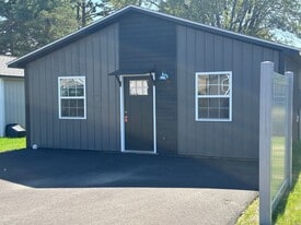 110 Evergreen Pl in Poplar Bluff, MO - Building Photo