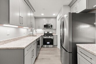 2637 Lester St in Atlanta, GA - Building Photo - Building Photo
