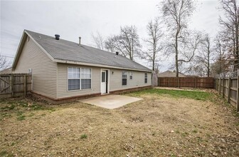 671 Gamble Rd in Centerton, AR - Building Photo - Building Photo