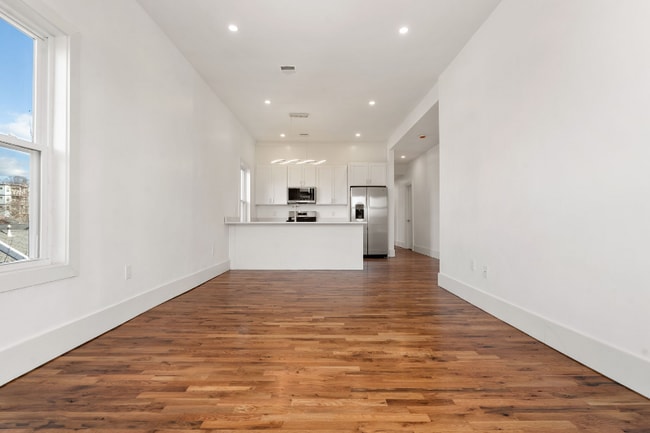 120 Regent St, Unit 4 in Boston, MA - Building Photo - Building Photo